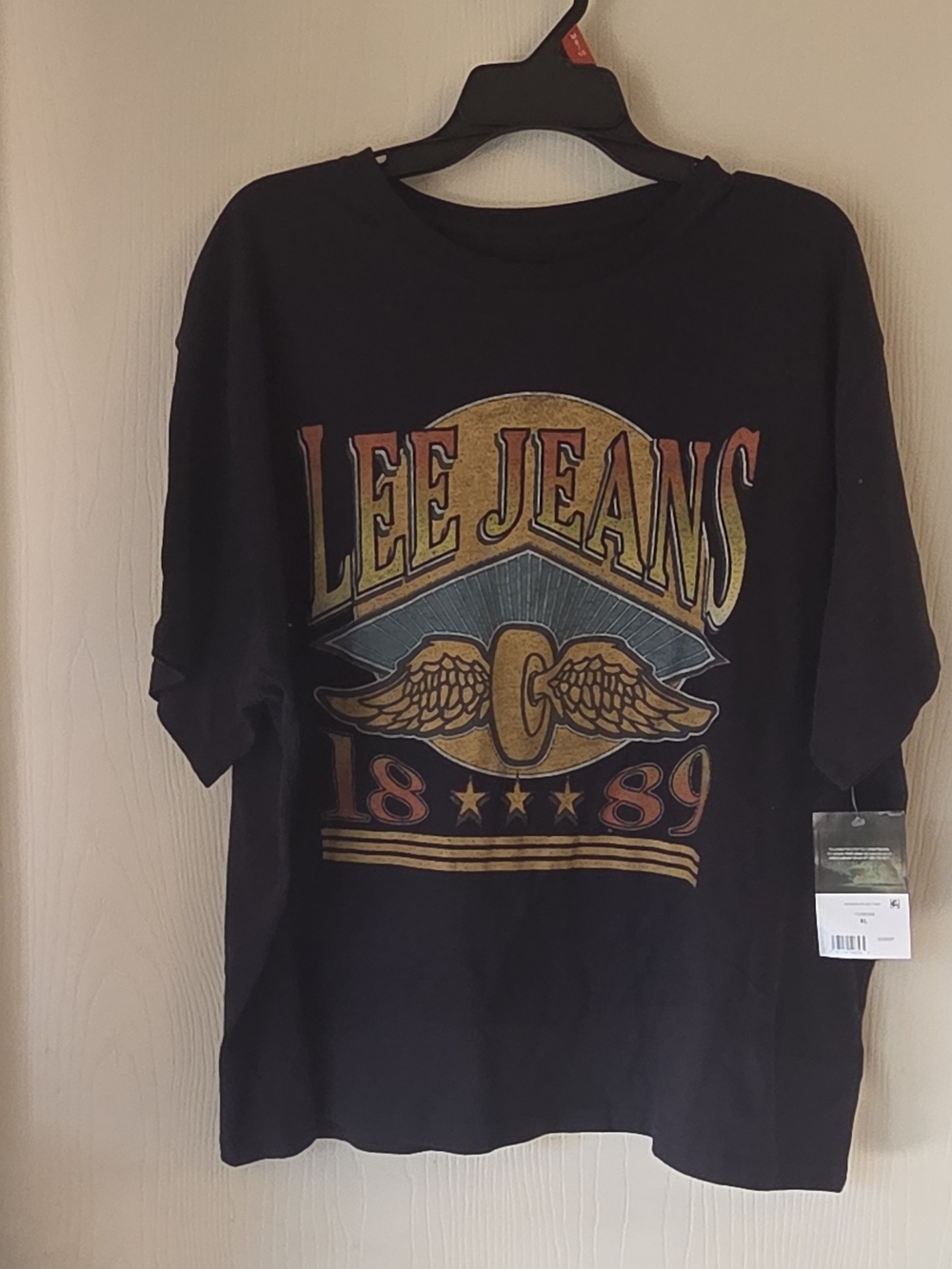 Lee Black Short Sleeve Graphic Tee with Gold and Red Print